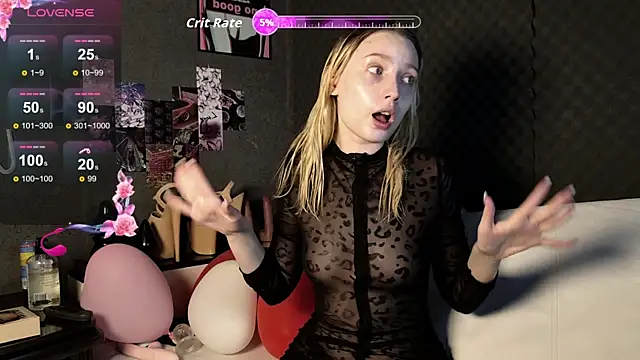Snapshot of Fluffy_Cloude chatting on April 23, 5:30 am Fluffy Cloude online show from April 23, 5:30 am