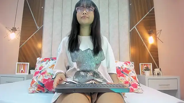 Mariana-Torres online show from November 14, 2:16 pm