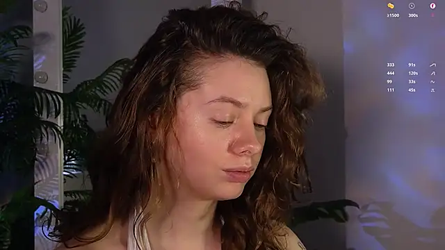 Snapshot of MelodySinclair chatting on December 15, 1:37 pm MelodySinclair online show from December 15, 1:37 pm