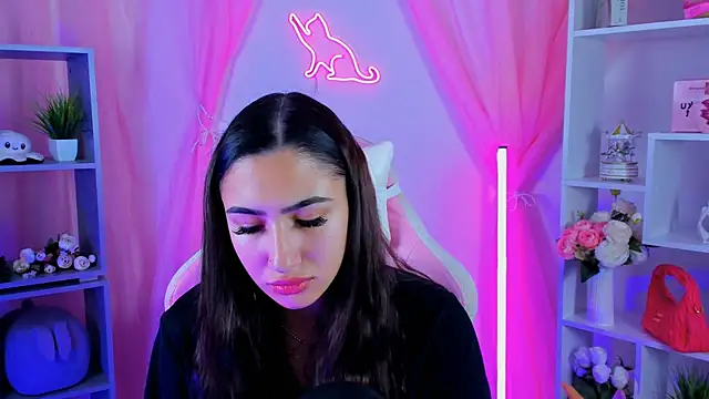 Snapshot of RebeckaThornton chatting on October 29, 9:33 am RebeckaThornton online show from October 29, 9:33 am