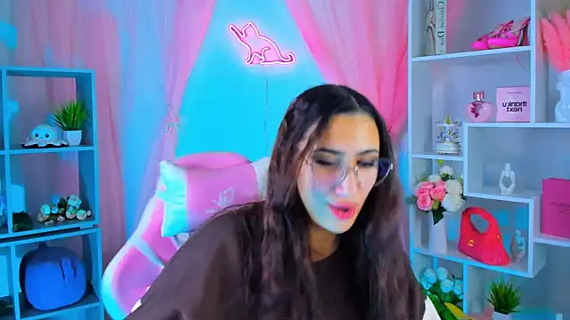 Snapshot of RebeckaThornton chatting on November 11, 10:04 am RebeckaThornton online show from November 11, 10:04 am