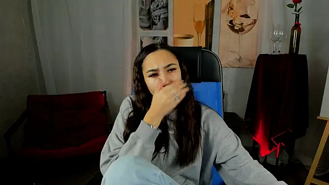 Snapshot of RebeckaThornton chatting on November 21, 3:33 pm RebeckaThornton online show from November 21, 3:33 pm