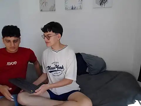 SpritzBoys online show from October 21, 1:45 pm