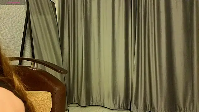 MissPompadure online show from March 7, 7:44 pm