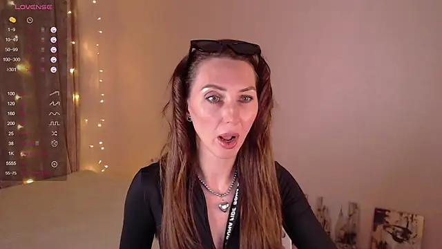 Snapshot of Lilith_Sora chatting on November 30, 2:48 am Lilith Sora online show from November 30, 2:48 am