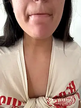 Snapshot of mamimamacitaaa chatting on October 21, 7:42 am mamimamacitaaa online show from October 21, 7:42 am