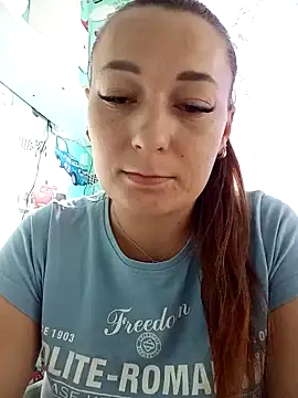 HollyDollsi online show from October 13, 10:15 am