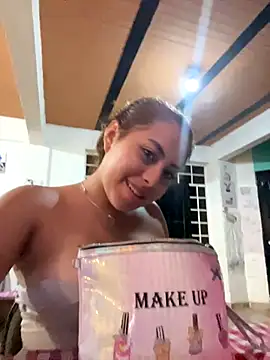 Snapshot of Emily_Joee chatting on October 22, 3:29 am Emily Joee online show from October 22, 3:29 am