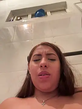 Snapshot of Emily_Joee chatting on October 23, 3:39 am Emily Joee online show from October 23, 3:39 am