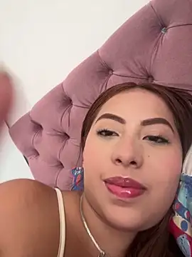 Snapshot of Emily_Joee chatting on October 25, 3:51 pm Emily Joee online show from October 25, 3:51 pm