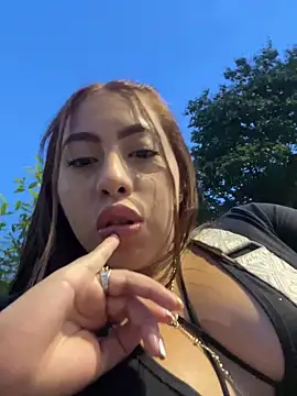 Snapshot of Emily_Joee chatting on November 8, 10:52 pm Emily Joee online show from November 8, 10:52 pm