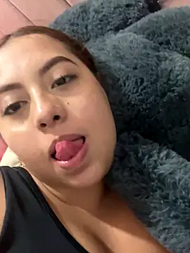 Snapshot of Emily_Joee chatting on November 26, 1:17 am Emily Joee online show from November 26, 1:17 am