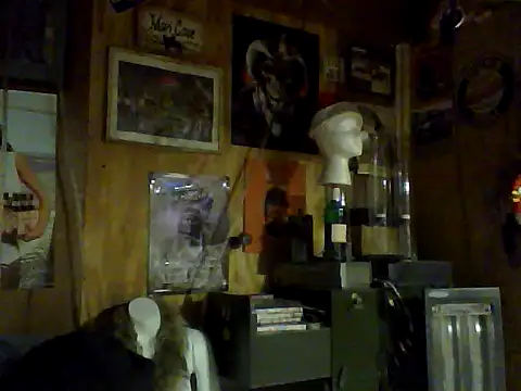 Snapshot of OldManOnline chatting on March 4, 10:16 pm OldManOnline online show from March 4, 10:16 pm