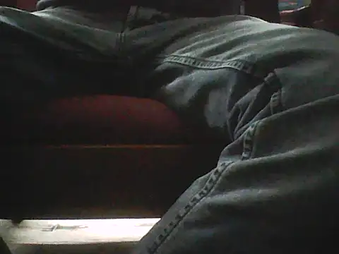 Snapshot of incestmom chatting on March 12, 11:27 am incestmom online show from March 12, 11:27 am