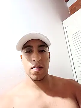 Andresreyes2000 online show from October 13, 9:09 am
