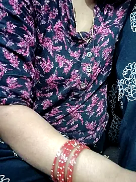 Snapshot of Hot-ranisa chatting on November 17, 4:07 am Hot-ranisa online show from November 17, 4:07 am