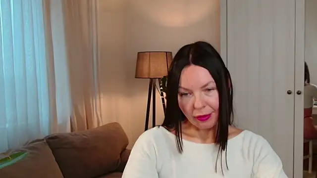 LittleNicolee online show from December 15, 1:04 pm