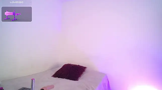 Miranda kim  online show from November 7, 9:15 pm