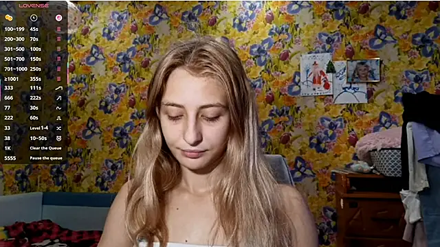 Snapshot of AmeliLia chatting on October 25, 11:07 am AmeliLia online show from October 25, 11:07 am