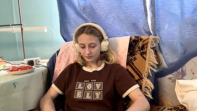 AmeliLia online show from February 9, 9:24 am