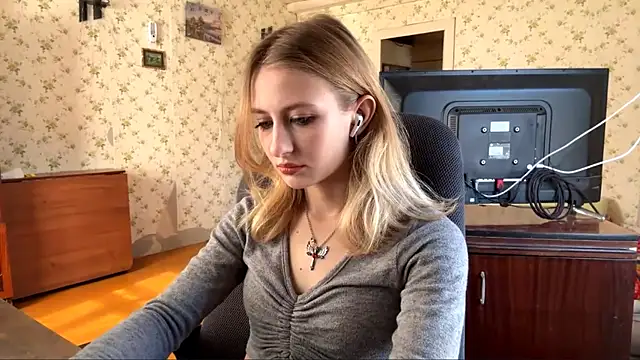 AmeliLia online show from March 26, 9:37 am