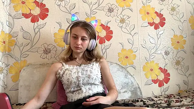 AmeliLia online show from March 30, 9:10 am