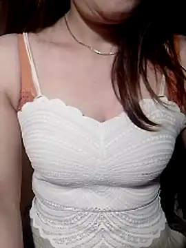 YiyinLy online show from June 26, 9:52 pm