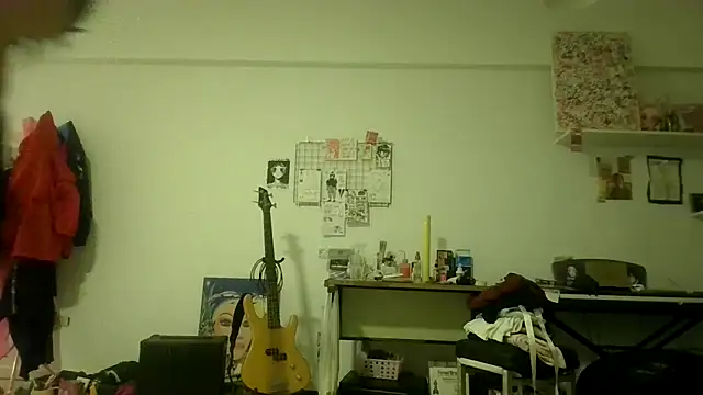 Snapshot of miapink33 chatting on December 15, 11:53 pm miapink33 online show from December 15, 11:53 pm