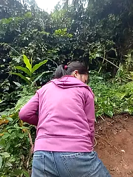 Snapshot of siusiu-00 chatting on December 5, 1:25 am siusiu-00 online show from December 5, 1:25 am