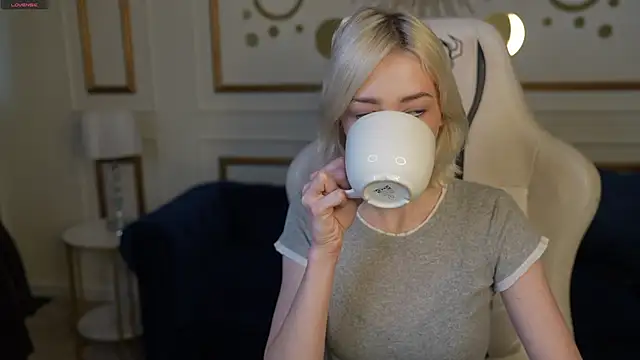 Snapshot of Jessica_start chatting on November 28, 11:24 am Jessica start online show from November 28, 11:24 am