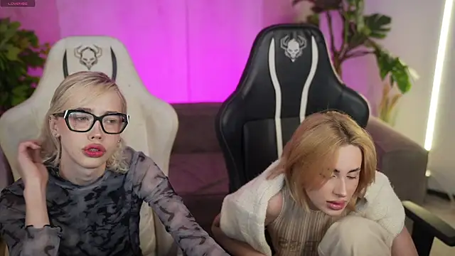 Snapshot of Jessica_start chatting on December 1, 11:26 am Jessica start online show from December 1, 11:26 am