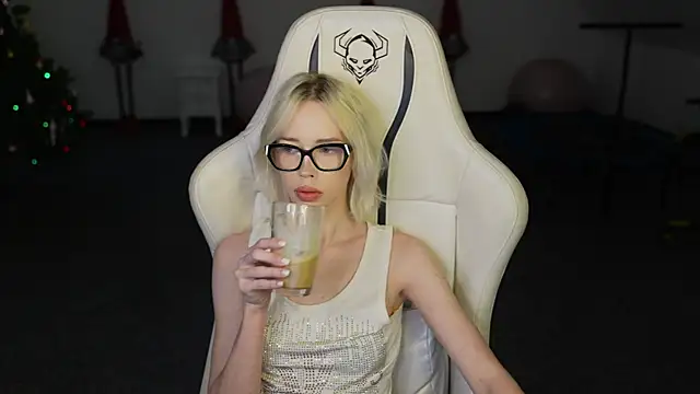 Jessica start online show from December 18, 11:16 am