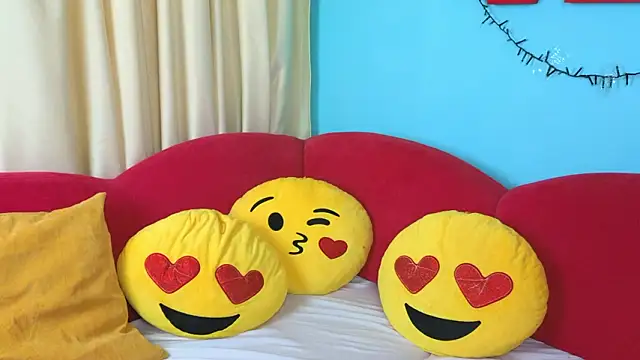 Snapshot of Soft_Lilly chatting on March 31, 5:41 am Soft Lilly online show from March 31, 5:41 am