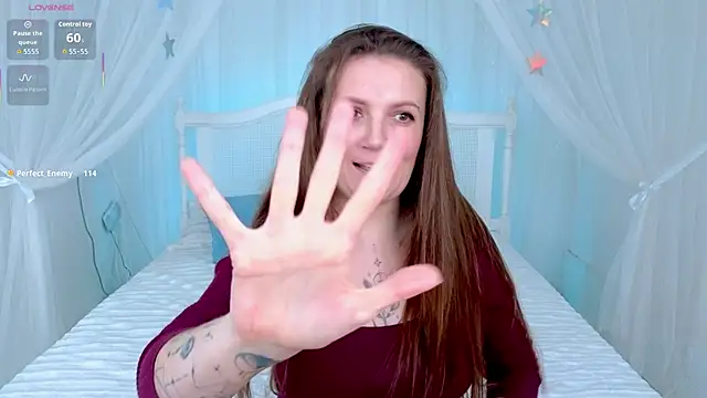 Amy  Leee  online show from February 26, 3:22 pm