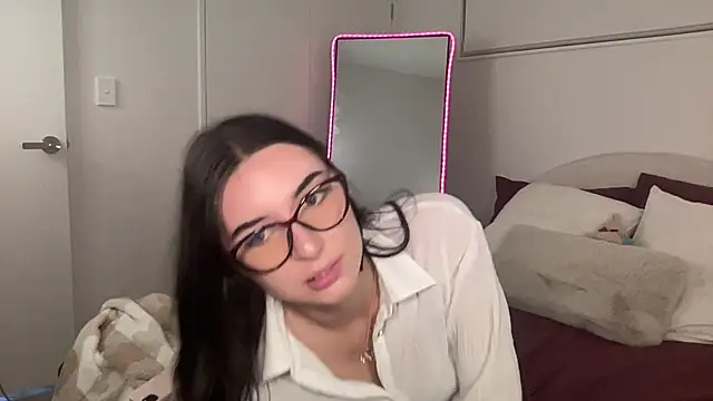 Snapshot of mollyy2006 chatting on October 25, 1:13 am mollyy2006 online show from October 25, 1:13 am