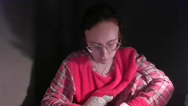 LuckySLove online show from April 4, 7:22 pm