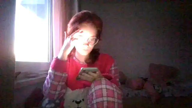 LuckySLove online show from April 6, 6:09 pm