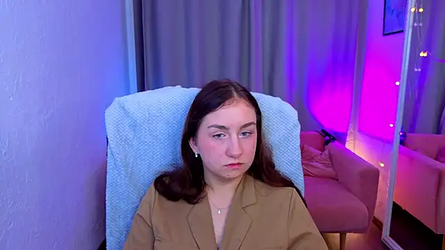 Snapshot of Kattrin_Golden chatting on October 13, 9:37 pm Kattrin Golden online show from October 13, 9:37 pm