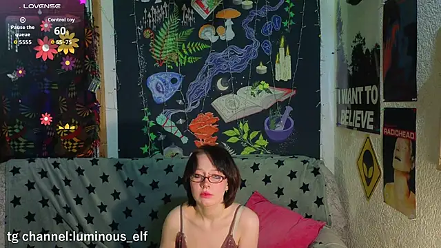 ReincarnatedAngel online show from January 12, 6:35 pm