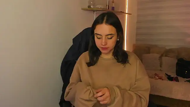 Snapshot of Emily_Lindey chatting on October 19, 3:29 am Emily Lindey online show from October 19, 3:29 am