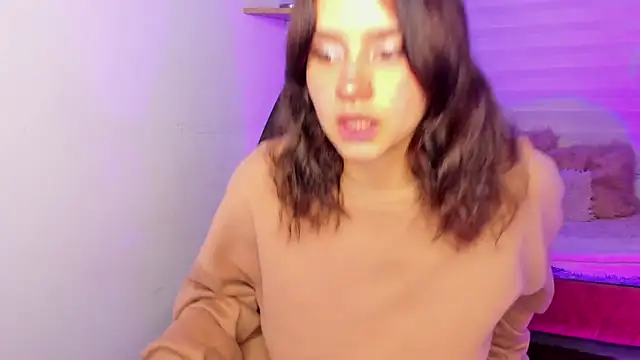 Snapshot of Emily_Lindey chatting on October 21, 3:29 am Emily Lindey online show from October 21, 3:29 am