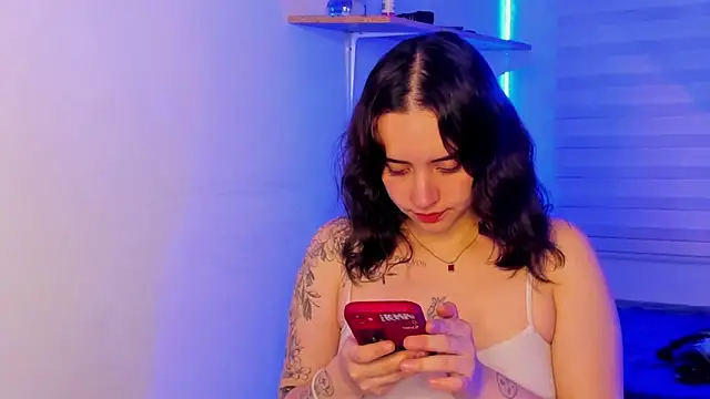 Snapshot of Emily_Lindey chatting on October 29, 3:31 am Emily Lindey online show from October 29, 3:31 am