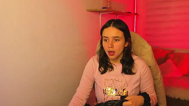 Snapshot of Emily_Lindey chatting on November 10, 3:16 am Emily Lindey online show from November 10, 3:16 am