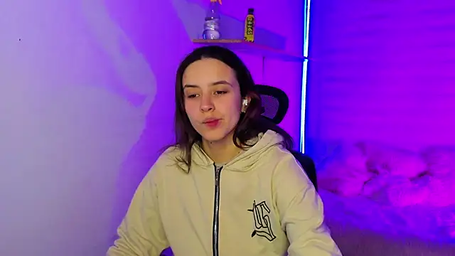 Snapshot of Emily_Lindey chatting on November 22, 3:05 am Emily Lindey online show from November 22, 3:05 am