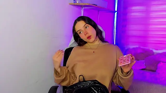 Snapshot of Emily_Lindey chatting on November 25, 11:32 am Emily Lindey online show from November 25, 11:32 am