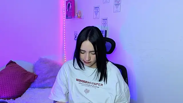 Emily Lindey online show from March 7, 4:53 am