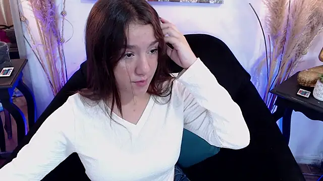 Snapshot of ZharaGag_on_u chatting on November 2, 12:18 pm ZharaGag on u online show from November 2, 12:18 pm