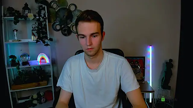 astren villo online show from April 1, 7:11 pm