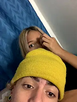 Snapshot of lily_and_wan chatting on November 14, 7:18 am lily and wan online show from November 14, 7:18 am