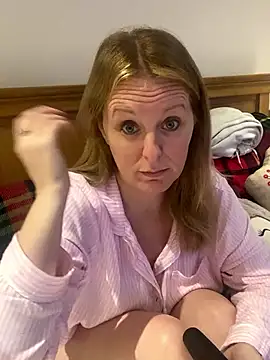 madamlillyrose online show from January 10, 11:23 am